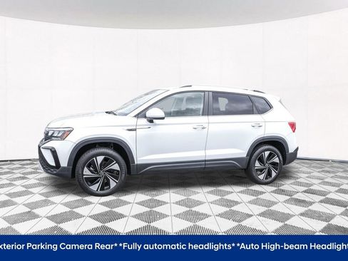 Certified 2023 Volkswagen Taos SE AWD/4WD image 7