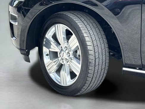 Used 2024 Ford Expedition Platinum AWD/4WD image 48