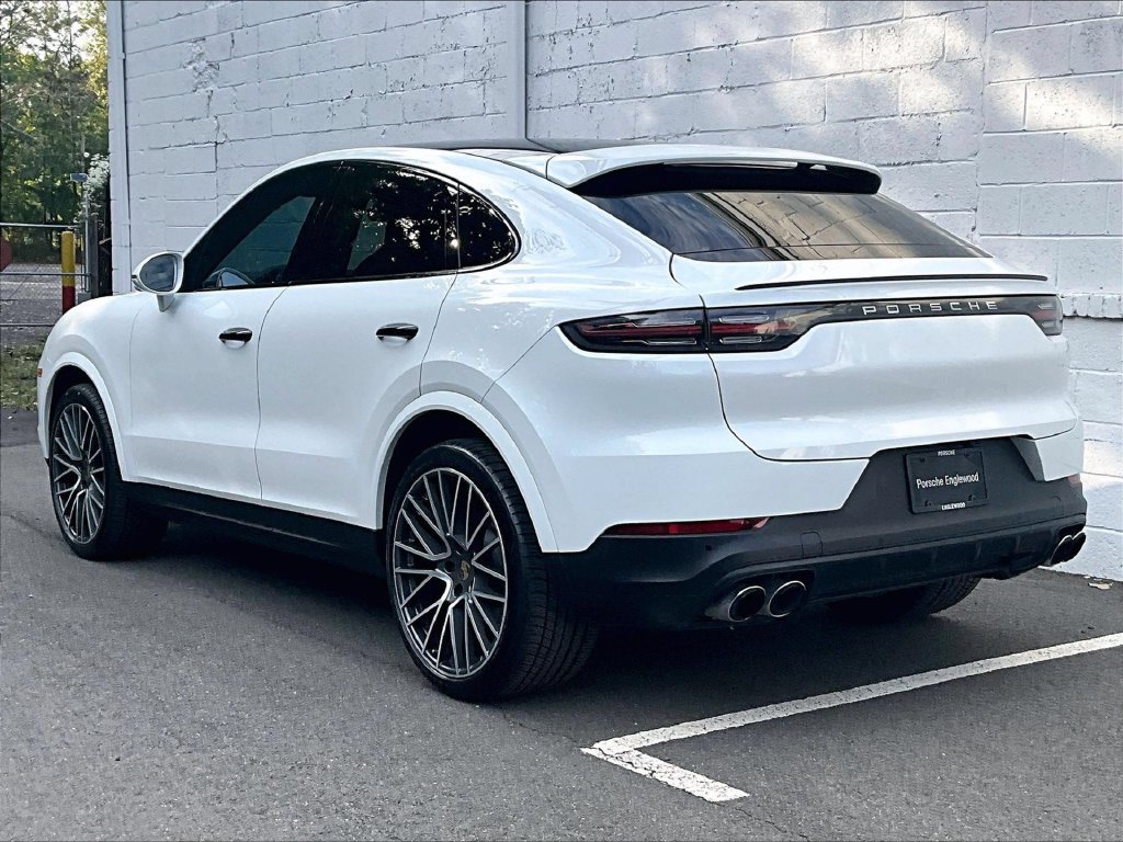 Certified 2023 Porsche Cayenne Coupe AWD/4WD image 3