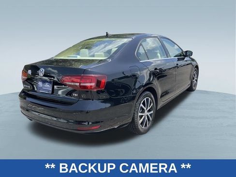 Used 2018 Volkswagen Jetta SE FWD image 3