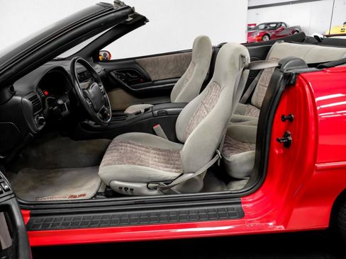 Used 2002 Chevrolet Camaro Z28 w/ SS Performance/Appearance Pkg RWD image 4