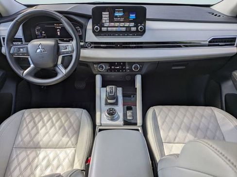 Used 2024 Mitsubishi Outlander SEL image 17