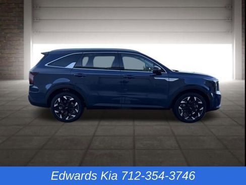 New 2025 Kia Sorento EX w/ Panoramic Sunroof Package image 2