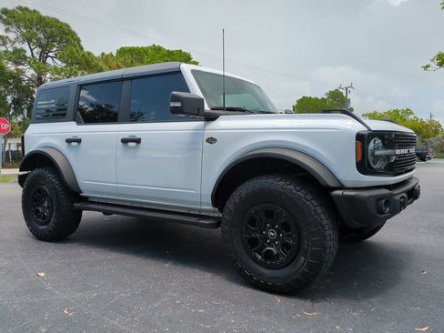 Used 2023 Ford Bronco Wildtrak AWD/4WD image 2