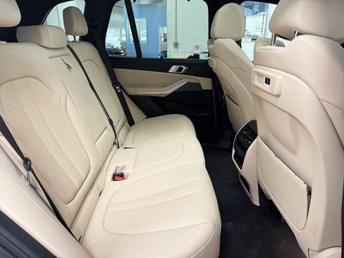 Used 2022 BMW X5 sDrive40i RWD image 29