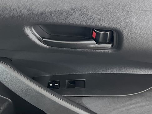 Used 2025 Toyota Corolla LE FWD image 31