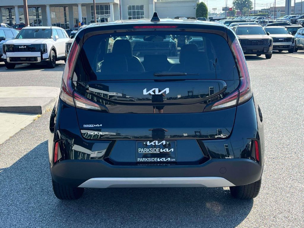 Used 2023 Kia Soul LX FWD image 27