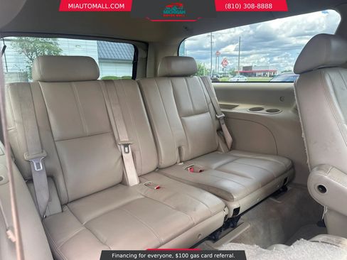 Used 2008 Chevrolet Suburban LTZ w/ LTZ Preferred Equipment Group AWD/4WD image 20