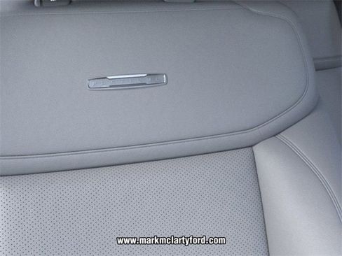 New 2026 Ford Expedition Max Platinum image 16