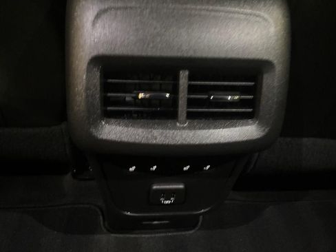 Used 2023 Chevrolet Equinox Premier AWD/4WD image 29
