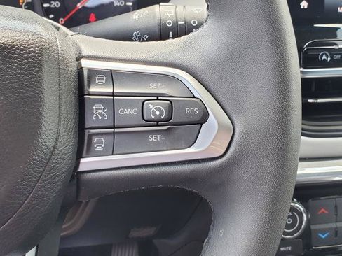 Used 2023 Jeep Compass Limited w/ Elite Group AWD/4WD image 13
