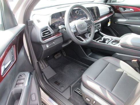 New 2026 Chevrolet Traverse Z71 w/ Driver Confidence Package image 13