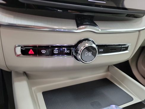 New 2026 Volvo XC60 B5 Ultra w/ Protection Package Premier image 30