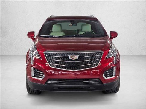 Used 2017 Cadillac XT5 FWD image 3
