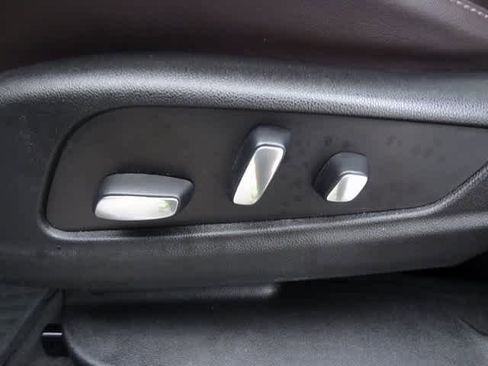 Used 2021 Cadillac XT6 Premium Luxury image 7