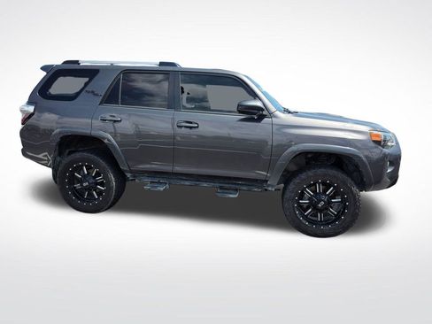 Used 2018 Toyota 4Runner TRD Off-Road AWD/4WD image 4