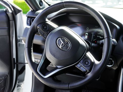 Used 2023 Toyota RAV4 XSE AWD/4WD image 33