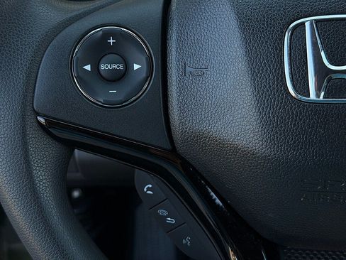 Used 2016 Honda HR-V LX image 19