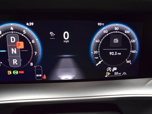 New 2025 Volkswagen Tiguan SE image 9