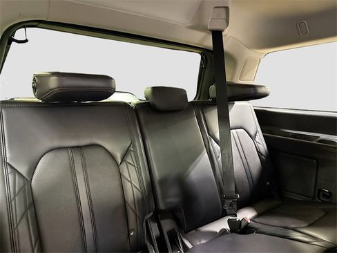 Used 2019 Ford Expedition Platinum image 32