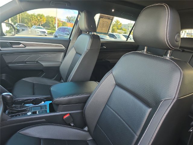 Used 2022 Volkswagen Atlas Cross Sport SE FWD image 14