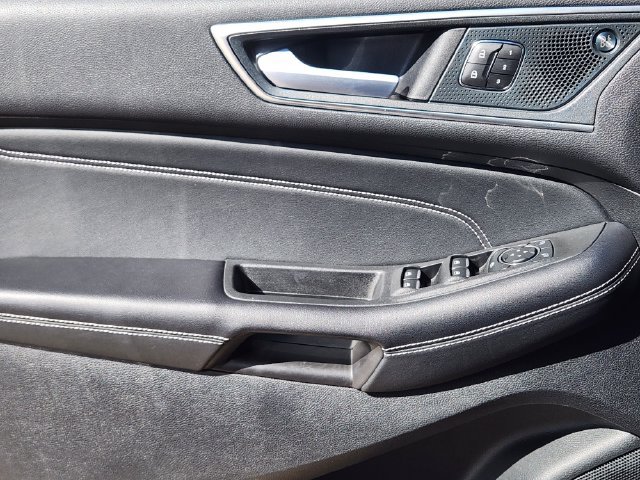 Used 2024 Ford Edge Titanium AWD/4WD image 25