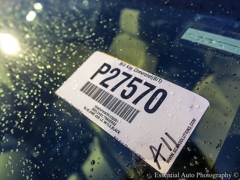 Used 2023 Chevrolet Traverse LS w/ Safety Package image 34