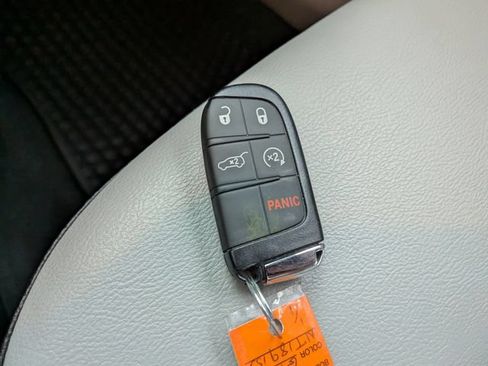 Used 2022 Jeep Compass Latitude w/ Convenience Group FWD image 34