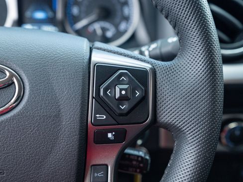 Used 2022 Toyota Tacoma SR5 AWD/4WD image 30