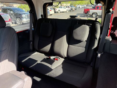 Used 2023 Jeep Wrangler Sport AWD/4WD image 10