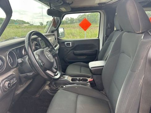 Used 2020 Jeep Wrangler Sport image 12