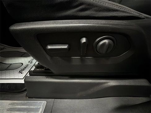 Certified 2020 GMC Sierra 1500 Elevation w/ Elevation Value Package image 12