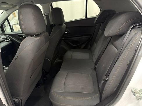 Used 2019 Chevrolet Trax LT FWD image 23