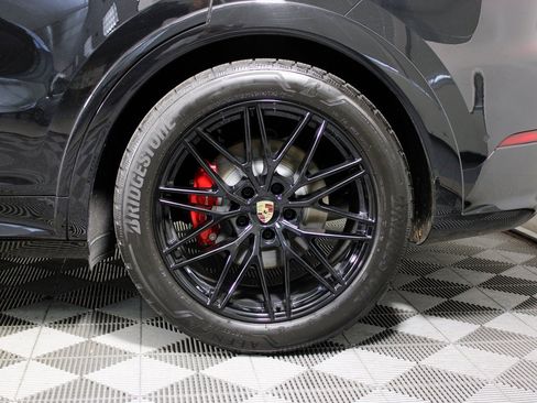 Used 2024 Porsche Cayenne S image 41