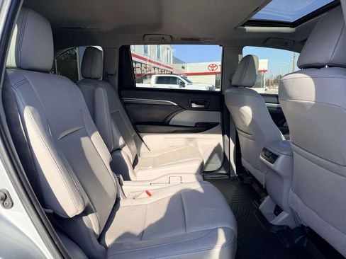 Certified 2019 Toyota Highlander Limited image 14