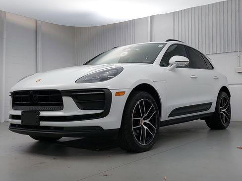 Used 2023 Porsche Macan image 1