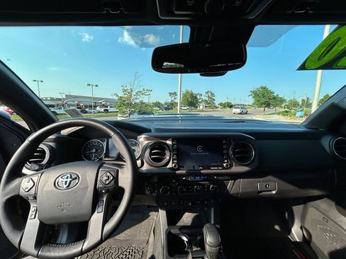 Used 2020 Toyota Tacoma TRD Pro AWD/4WD image 10