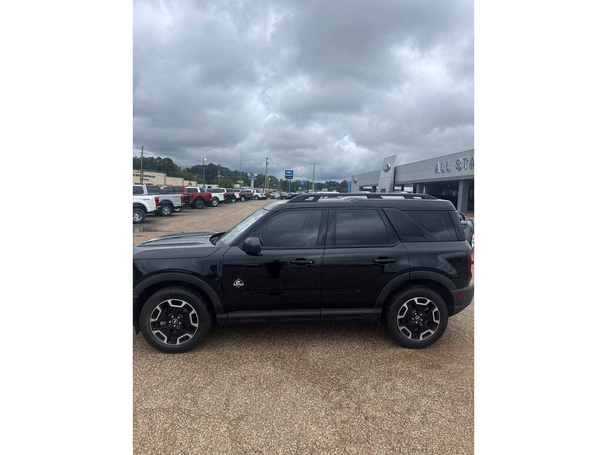 Used 2023 Ford Bronco Sport Outer Banks w/ Tech Package AWD/4WD image 2