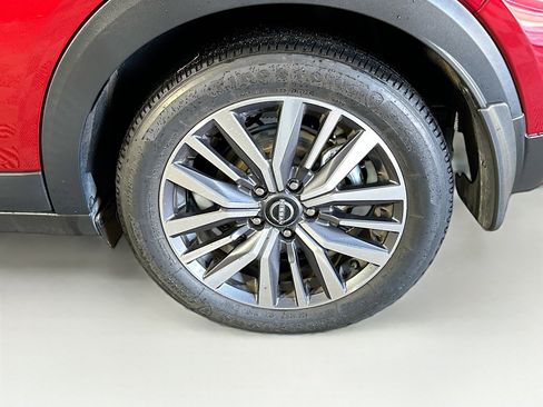 Used 2024 Nissan Kicks SV image 11