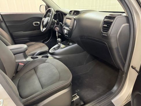 Used 2019 Kia Soul w/ Option Group 020 FWD image 22