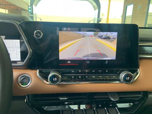 Certified 2025 GMC Canyon AT4 AWD/4WD image 20