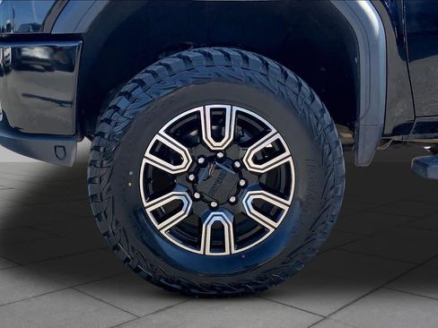 Used 2020 GMC Sierra 2500 AT4 w/ AT4 Premium Package image 11