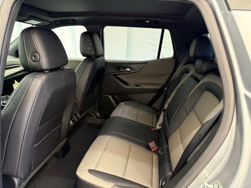 New 2026 Chevrolet Equinox LT w/ Convenience Package II AWD/4WD image 18