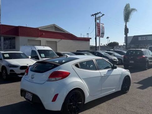 Used 2013 Hyundai Veloster FWD image 4