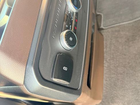 Used 2024 Ford Expedition Max King Ranch RWD image 6