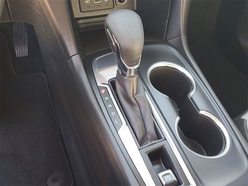 Used 2023 Chevrolet Equinox LS image 25