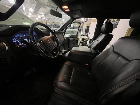 Used 2016 Ford F450 Lariat w/ Lariat Chrome Package image 16