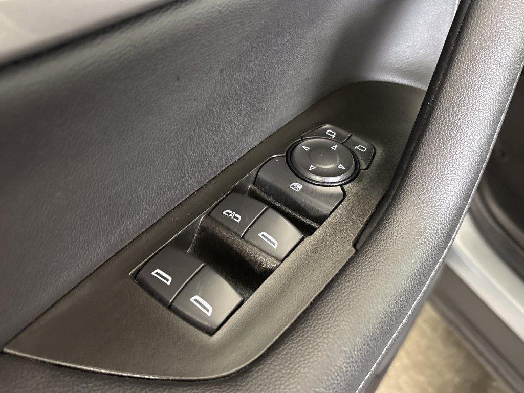 Used 2025 Chevrolet Blazer LT FWD image 15