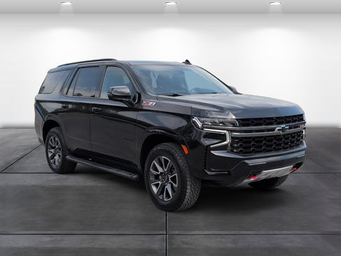 Used 2022 Chevrolet Tahoe Z71 w/ Luxury Package image 2