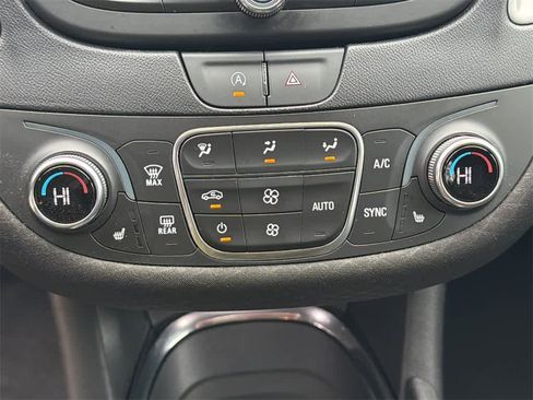 Used 2023 Chevrolet Malibu LT image 25